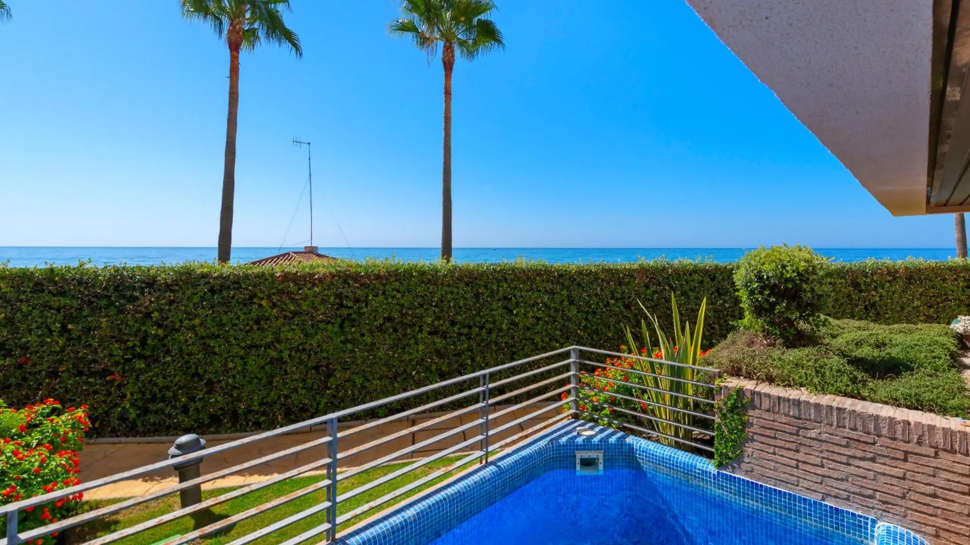 אסטפונה Luxury 3 Bedrooms, Private Heated Pool - Ehhouse 0*,  ספרד